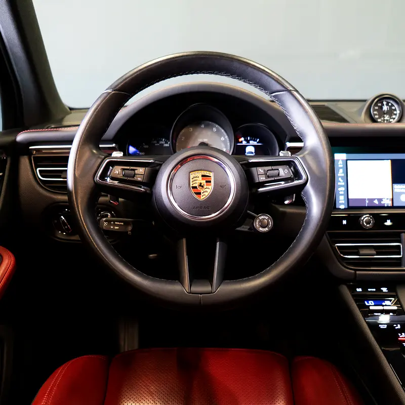 AED 5,749 P.M • 0% Downpayment • Porsche Macan S  • Agency Warranty - Image 9