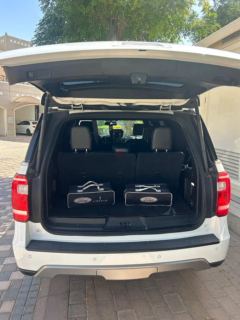 Ford Expedition XLT 2021 GCC Specs in perfect condition - Image 4
