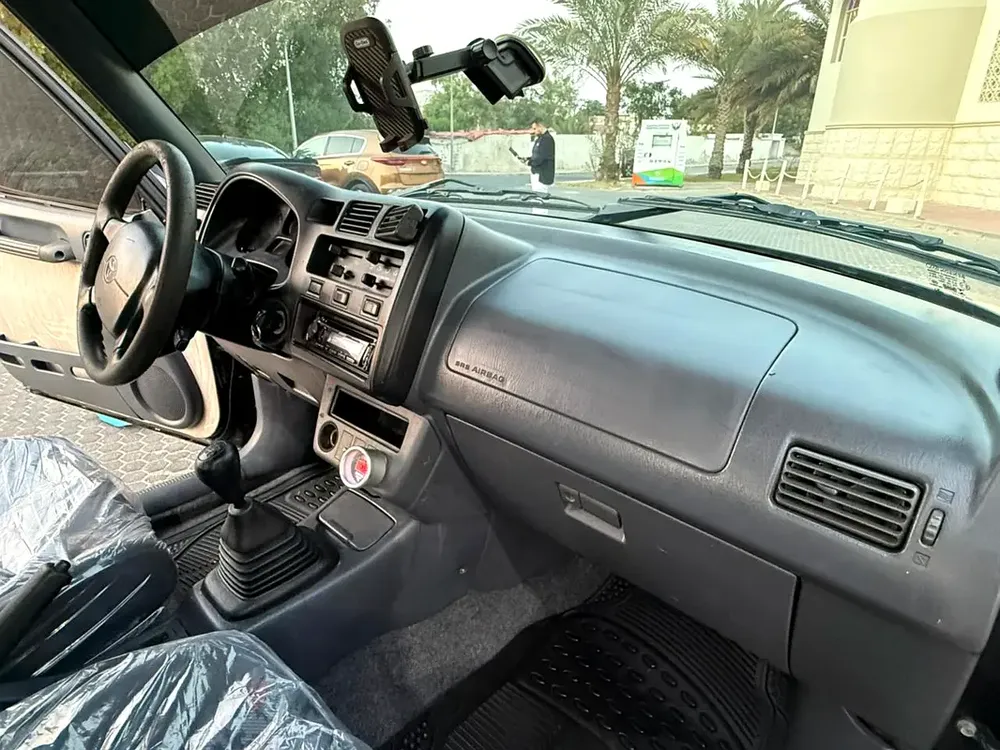 Toyota rav4 1997 model, manual gear, import, super clean car, low mileage - Image 4