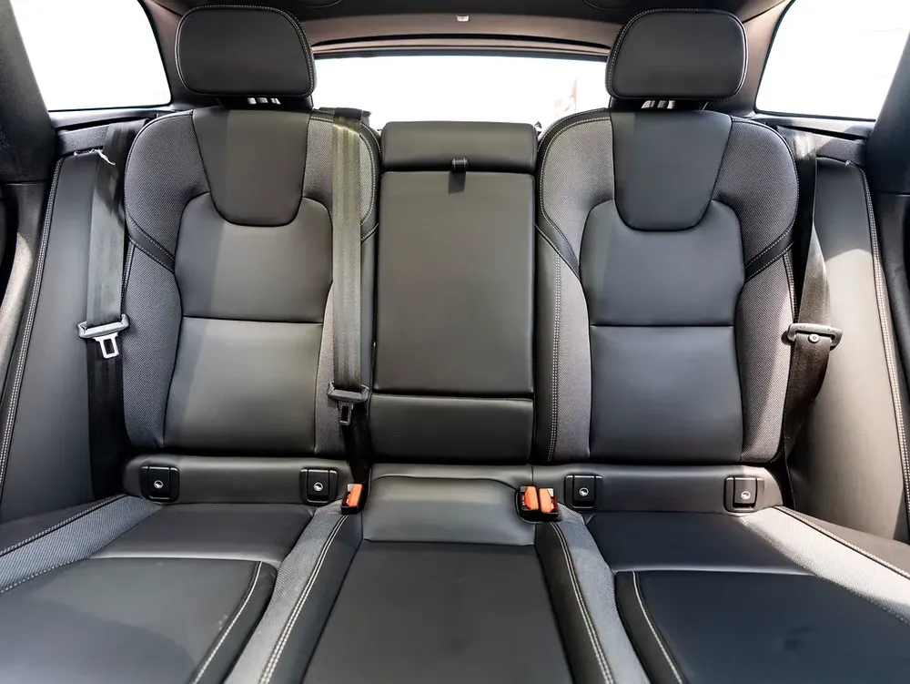 0% DOWN PAYMENT | THE MAY ADVANTAGE | RELIABLE DAILY | XC60 B5 Ultimate Dark | WARRANTY - Image 19