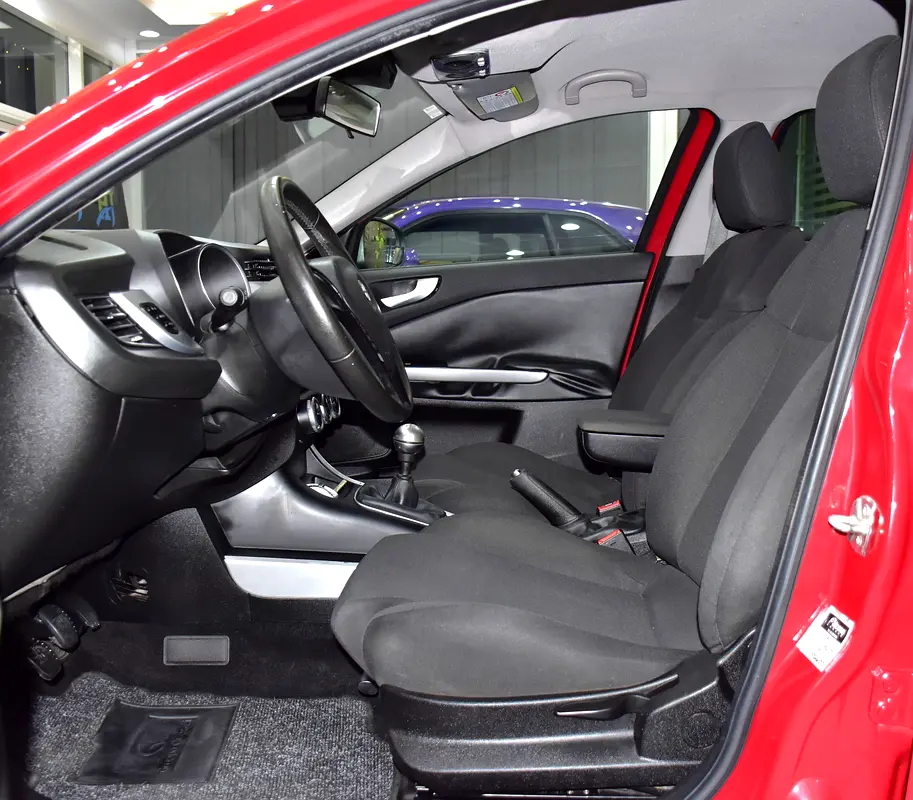 EXCELLENT DEAL for our Alfa Romeo Giulietta ( 2013 Model ) in Red Color Japanese Specs - Image 10