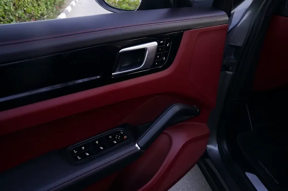 2019 Porsche Cayenne - GCC Specs - Image 11