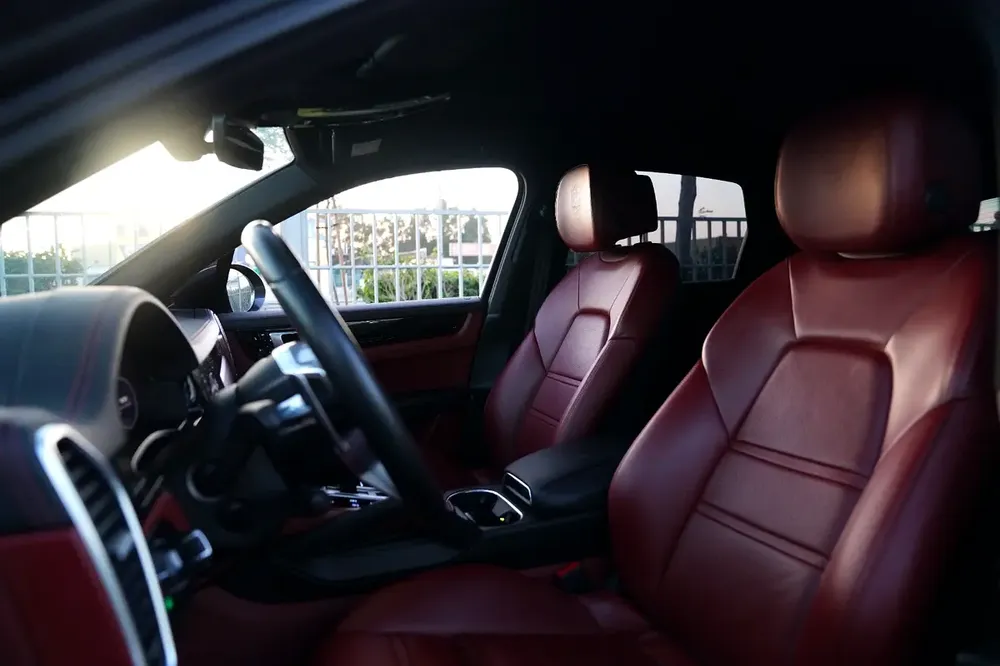 2019 Porsche Cayenne - GCC Specs - Image 7