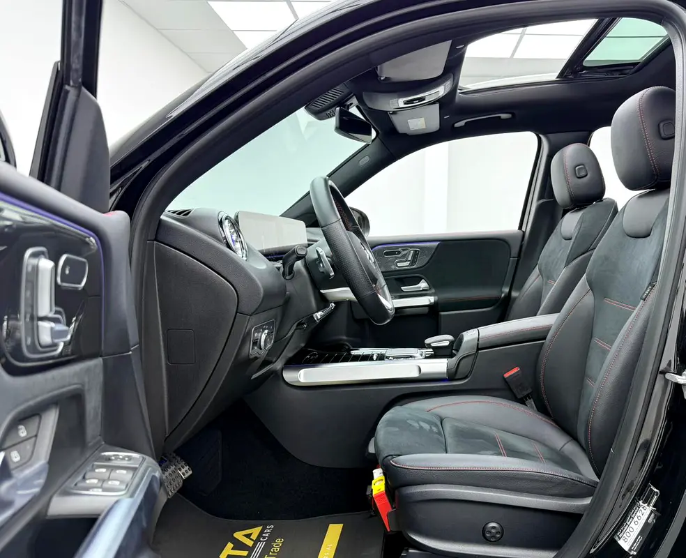 2021 Mercedes-Benz GLB 250 4MATIC, Warranty, Full Service History, GCC - Image 14