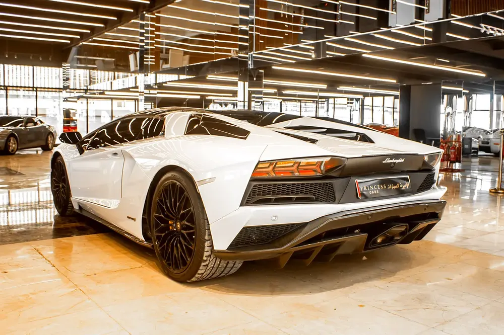 Lamborghini Aventador - Image 5