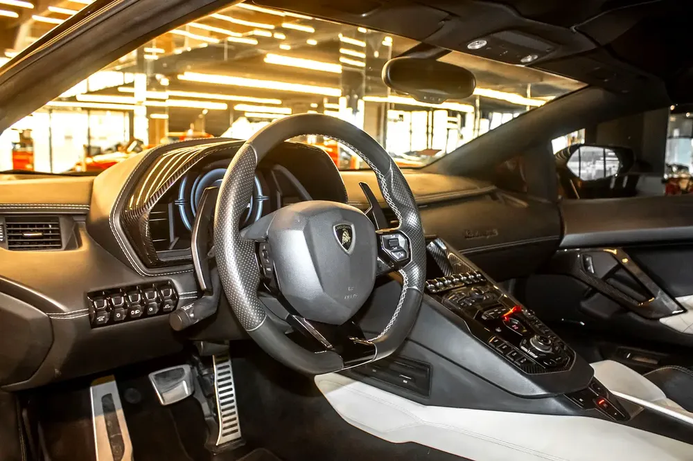 Lamborghini Aventador - Image 8