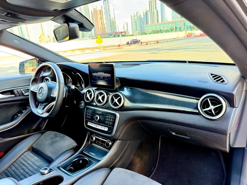 2017 MERCEDES-BENZ CLA 250 4MATIC AMG KIT GCC SPECIFICATION IN VERY EXCELLENT CONDITION - Image 14