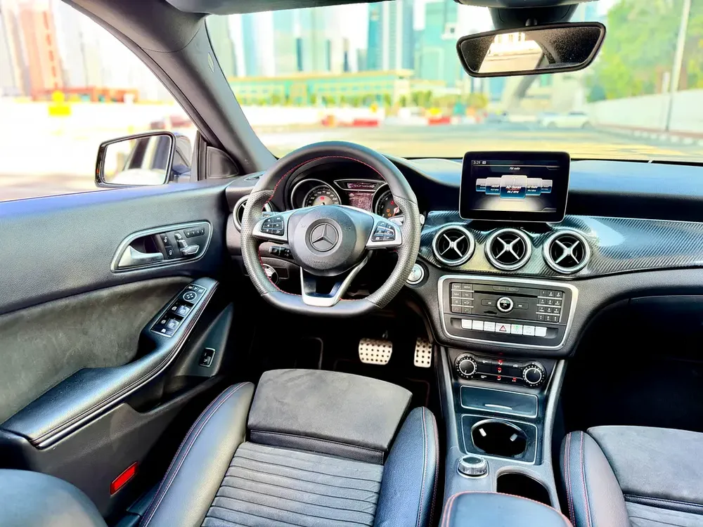 2017 MERCEDES-BENZ CLA 250 4MATIC AMG KIT GCC SPECIFICATION IN VERY EXCELLENT CONDITION - Image 16