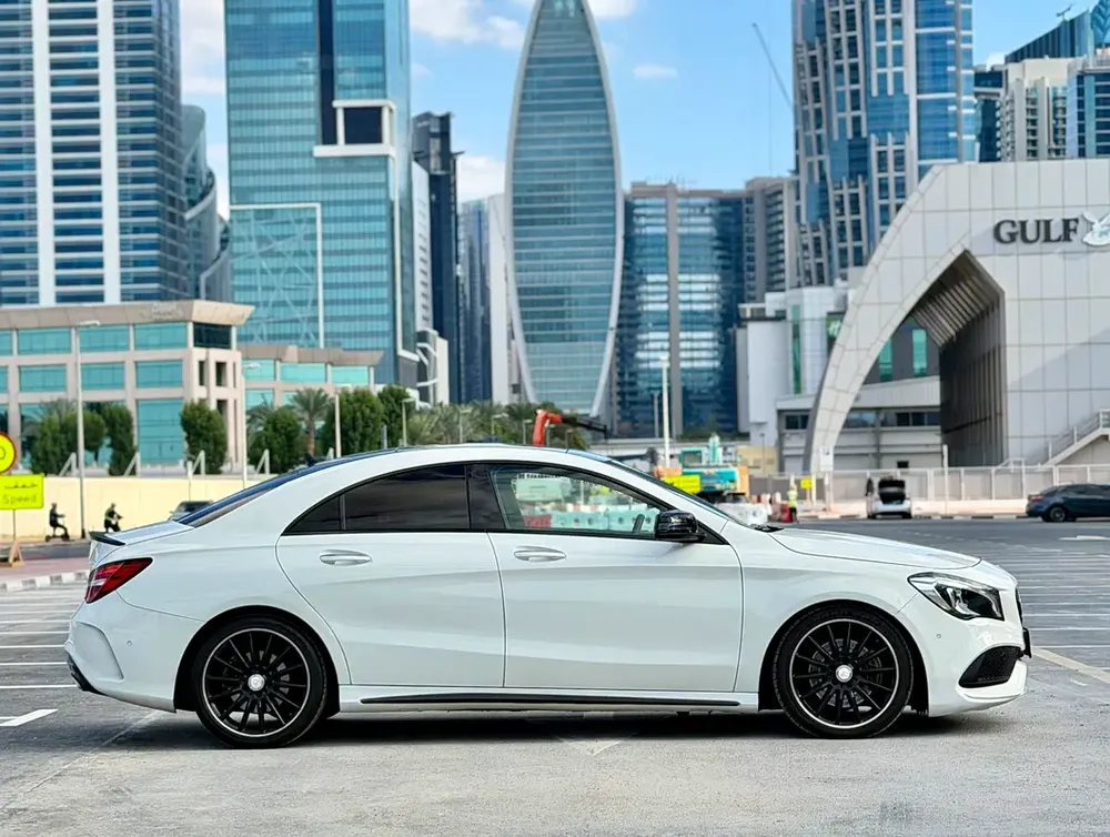 2017 MERCEDES-BENZ CLA 250 4MATIC AMG KIT GCC SPECIFICATION IN VERY EXCELLENT CONDITION - Image 5