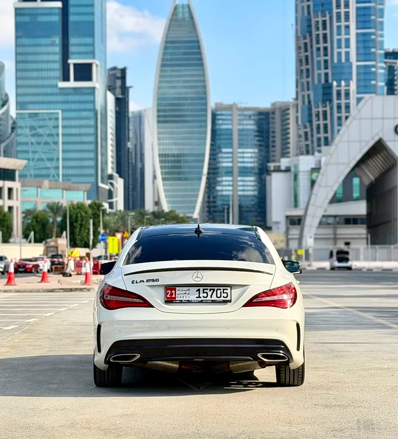 2017 MERCEDES-BENZ CLA 250 4MATIC AMG KIT GCC SPECIFICATION IN VERY EXCELLENT CONDITION - Image 7