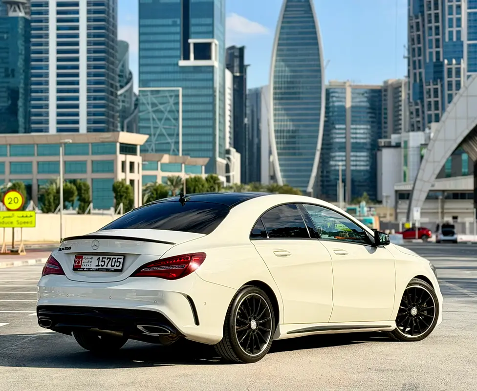 2017 MERCEDES-BENZ CLA 250 4MATIC AMG KIT GCC SPECIFICATION IN VERY EXCELLENT CONDITION - Image 8