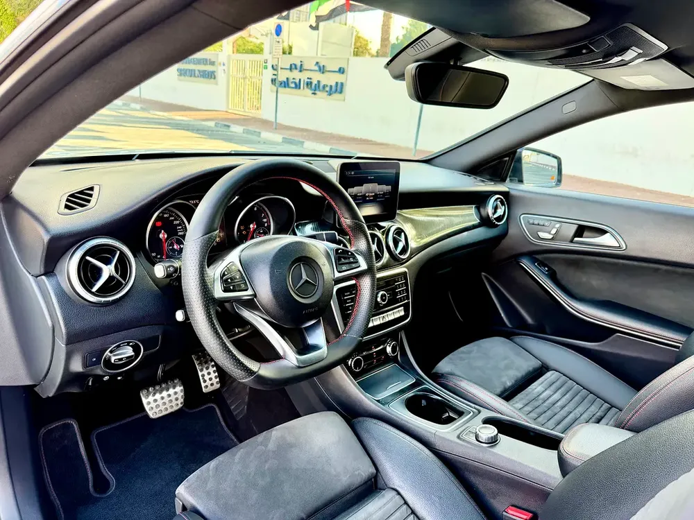 2017 MERCEDES-BENZ CLA 250 4MATIC AMG KIT GCC SPECIFICATION IN VERY EXCELLENT CONDITION - Image 9