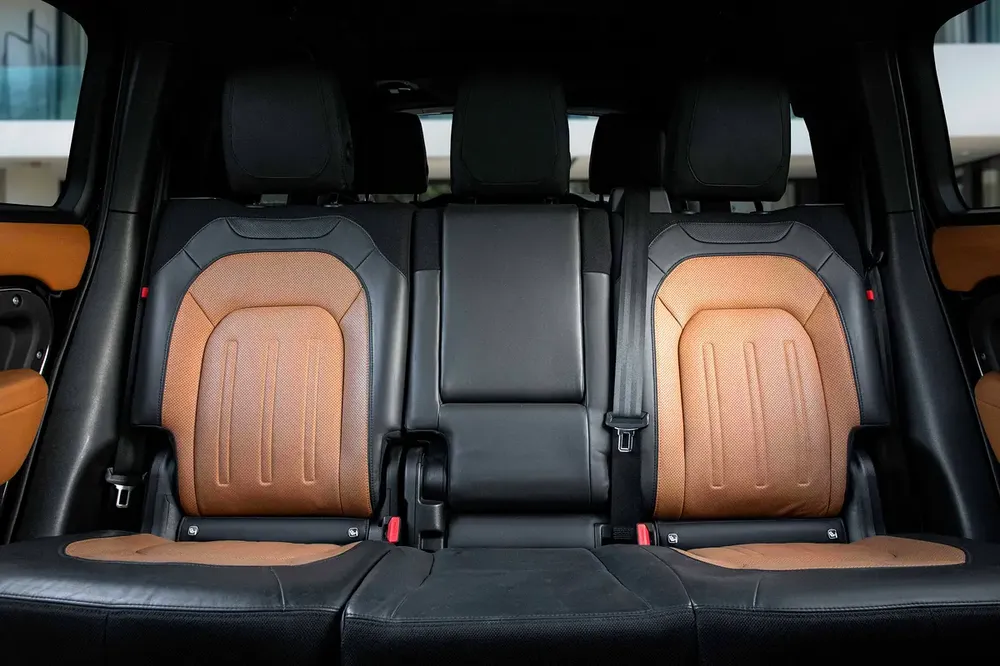 4,505 P.M |  Defender X P400 | 0% Downpayment | Land Rover Warranty! - Image 11