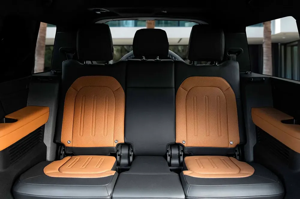 4,505 P.M |  Defender X P400 | 0% Downpayment | Land Rover Warranty! - Image 12