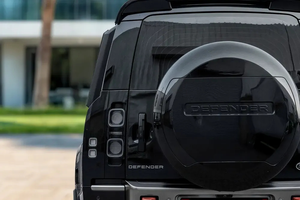 4,505 P.M |  Defender X P400 | 0% Downpayment | Land Rover Warranty! - Image 6
