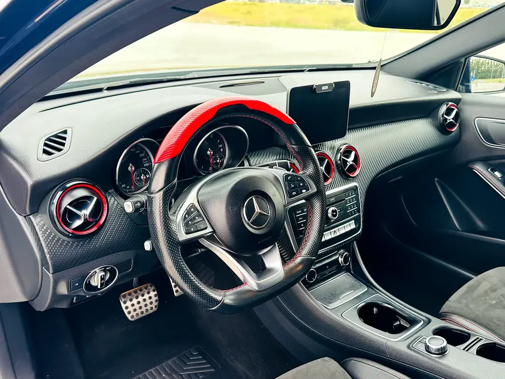 Mercedes-Benz A-Class A 250 AMG Sport 2018 GCC Specs AMG  FULL OPTION PANORAMIC ONE OWNER - Image 11