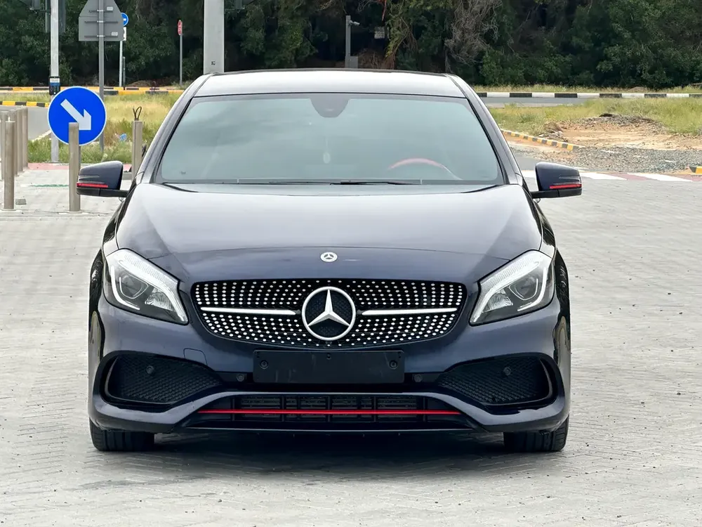 Mercedes-Benz A-Class A 250 AMG Sport 2018 GCC Specs AMG  FULL OPTION PANORAMIC ONE OWNER - Image 17