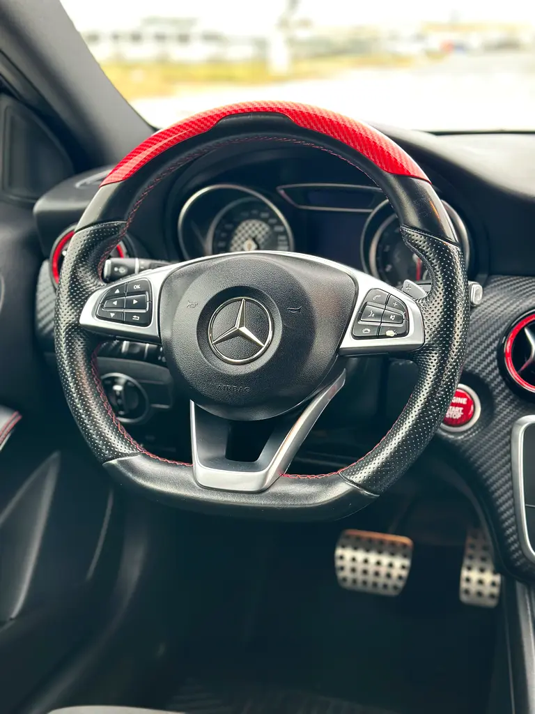 Mercedes-Benz A-Class A 250 AMG Sport 2018 GCC Specs AMG  FULL OPTION PANORAMIC ONE OWNER - Image 8