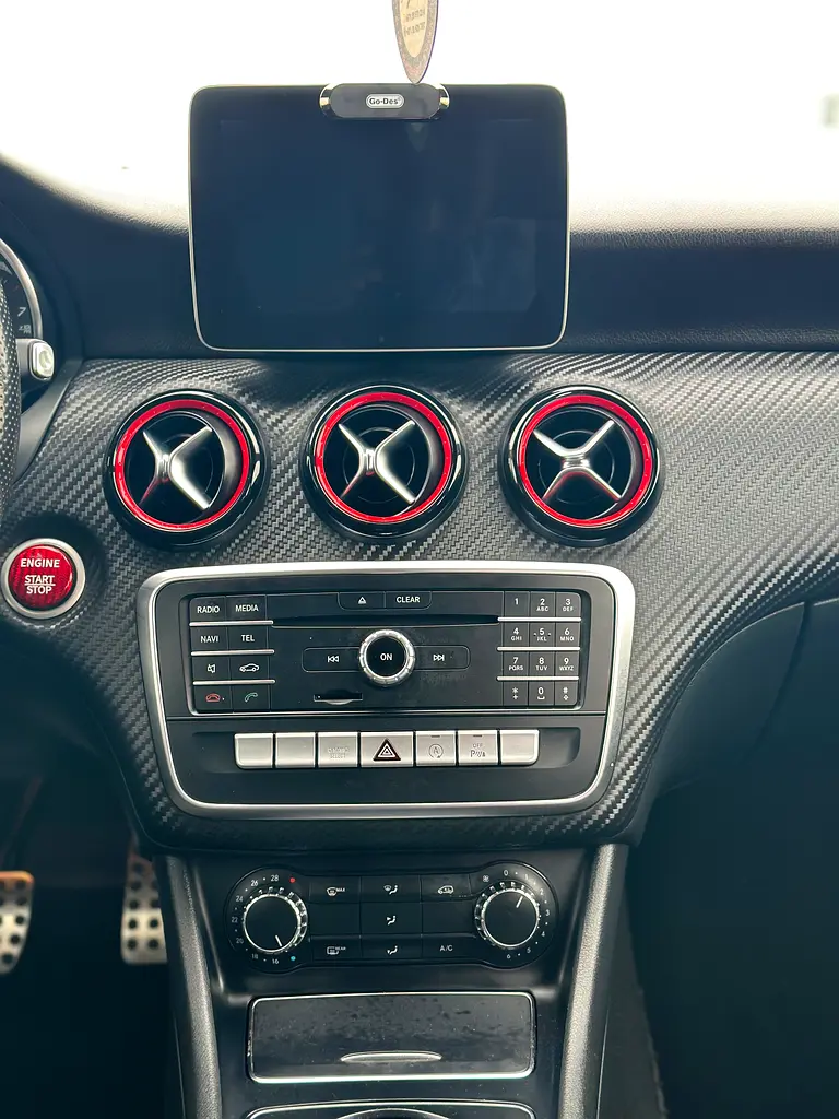 Mercedes-Benz A-Class A 250 AMG Sport 2018 GCC Specs AMG  FULL OPTION PANORAMIC ONE OWNER - Image 9