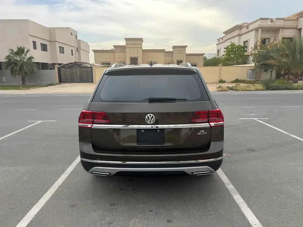 Volkswagen Teramont 2019 full option free accident - Image 14