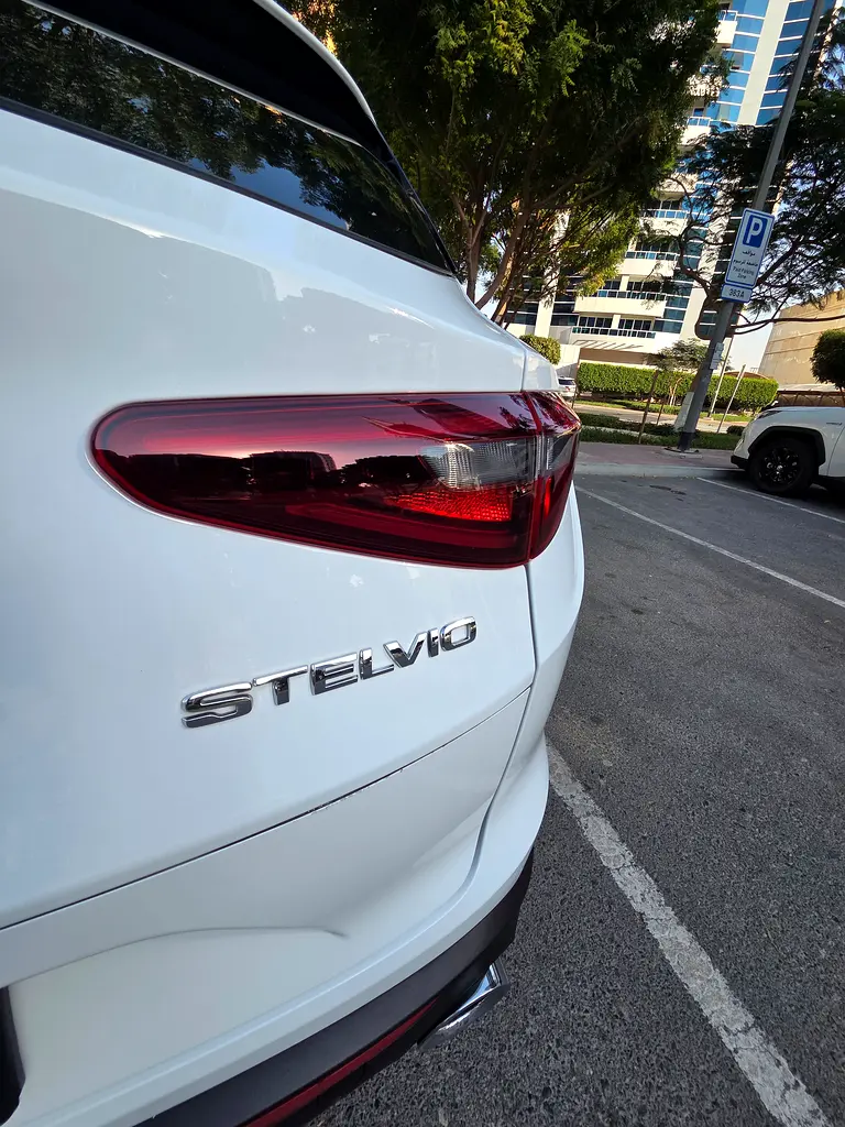 Alfa Romeo Stelvio Super 2019 - GCC Specs - Excellent Condition - Image 13