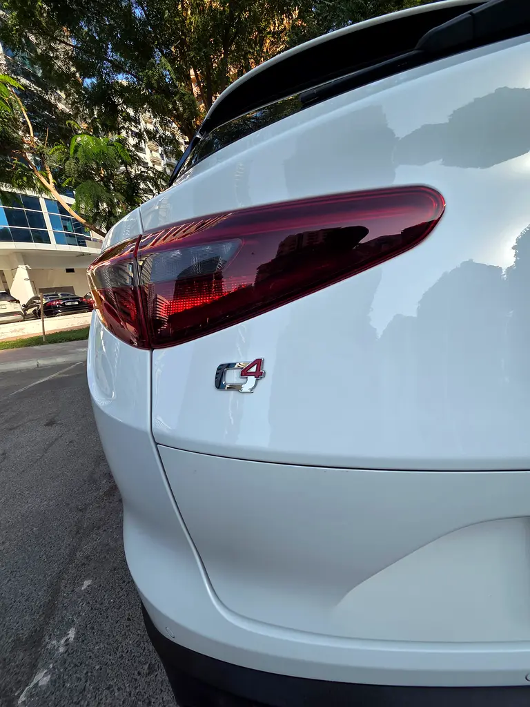 Alfa Romeo Stelvio Super 2019 - GCC Specs - Excellent Condition - Image 14