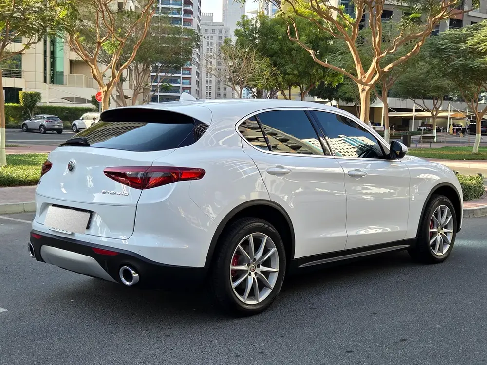 Alfa Romeo Stelvio Super 2019 - GCC Specs - Excellent Condition - Image 5