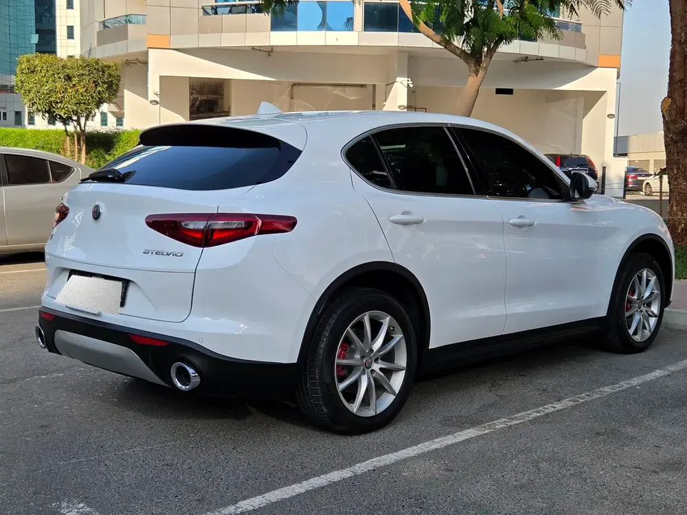 Alfa Romeo Stelvio Super 2019 - GCC Specs - Excellent Condition - Image 8