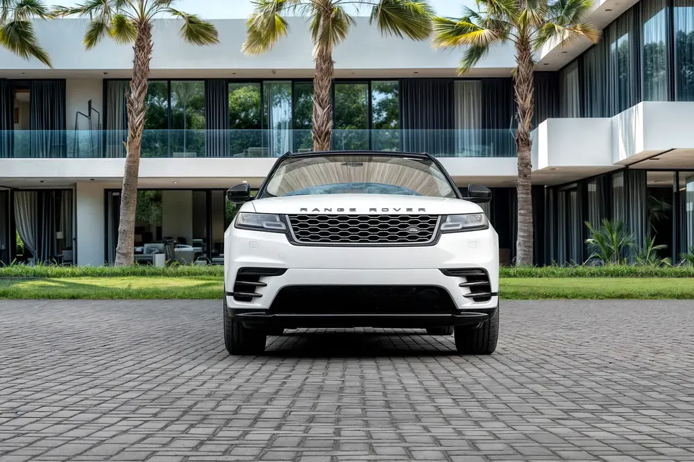 2,546 P.M |  Range Rover Velar R-Dynamic SE | 0% Downpayment | RANGE ROVER HISTORY! - Image 4