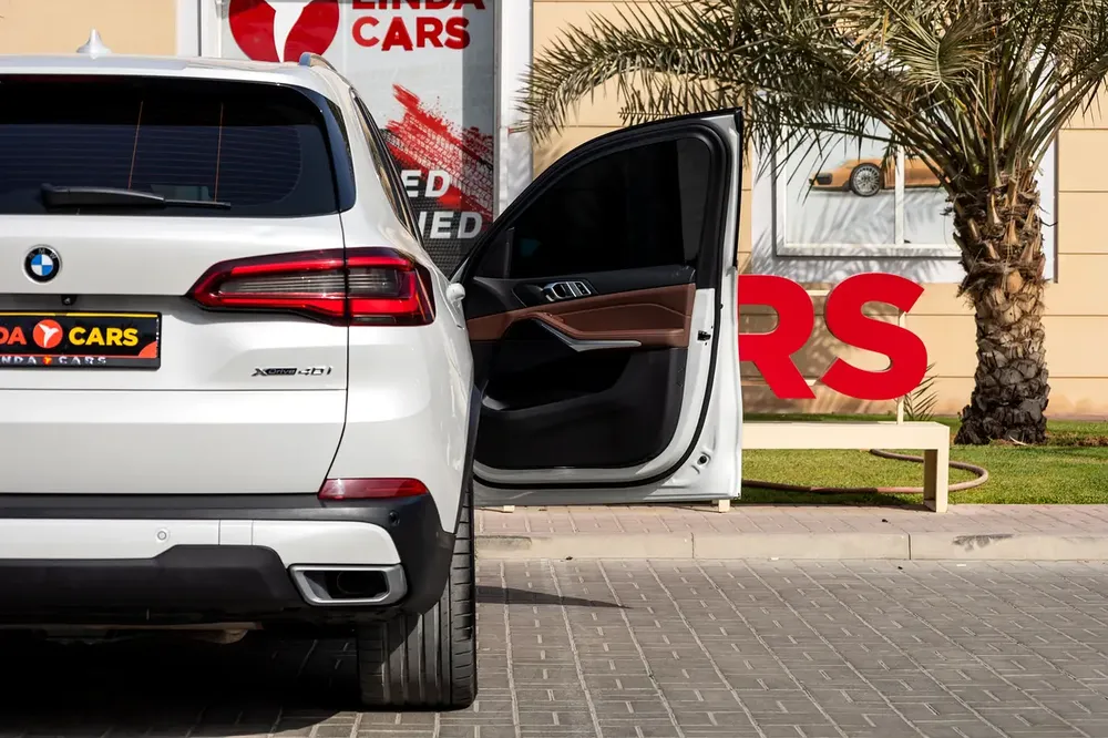 BMW X5 xDrive40i Luxury 2020 GCC | Warranty - Image 5