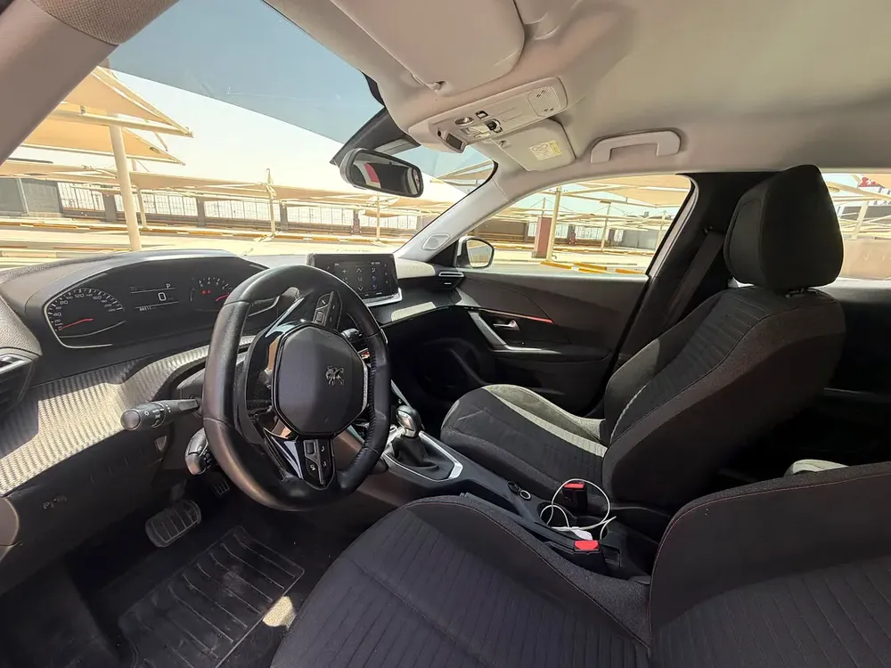 Peugeot 2008 Active 2022 GCC Specs - Original Paint - No accidents - perfect condition - Image 8
