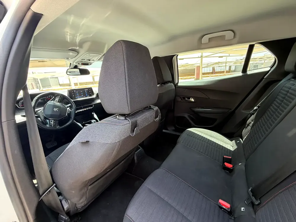 Peugeot 2008 Active 2022 GCC Specs - Original Paint - No accidents - perfect condition - Image 9