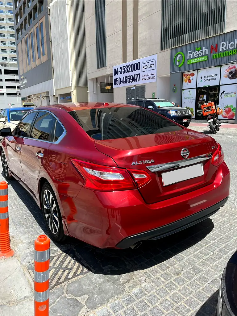 Nissan Altima 2016 SV - American Specs, Well Maintained - Image 4