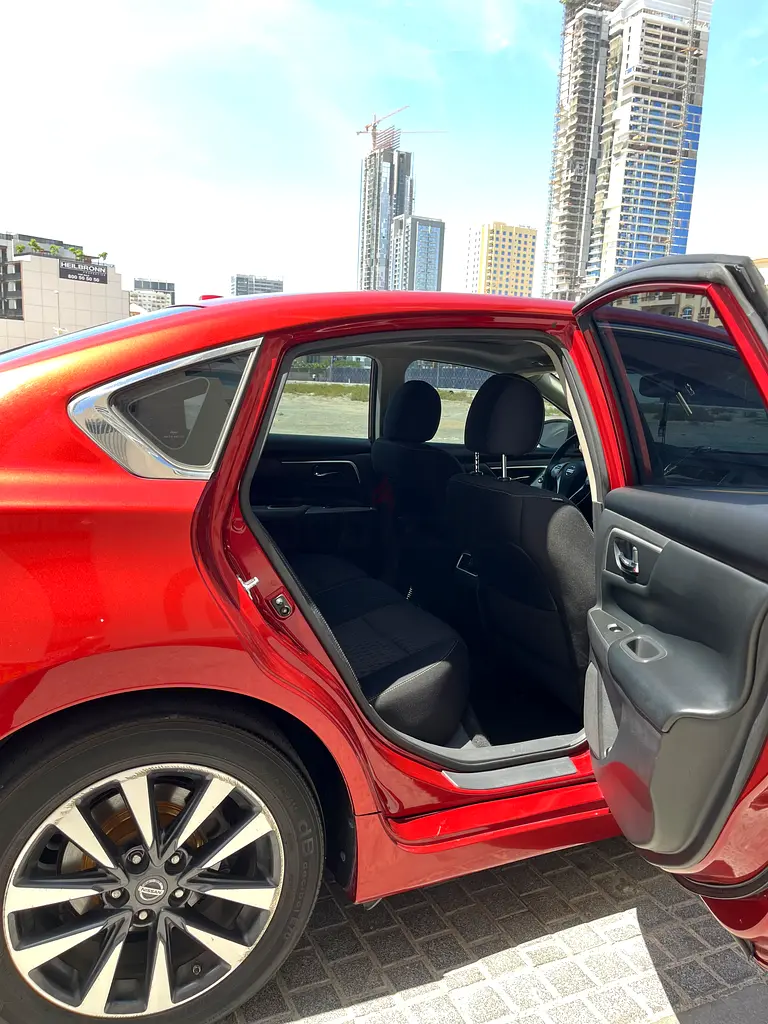 Nissan Altima 2016 SV - American Specs, Well Maintained - Image 9
