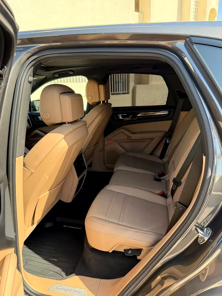Porsche Cayenne Standard 2022 European Specs - Image 6