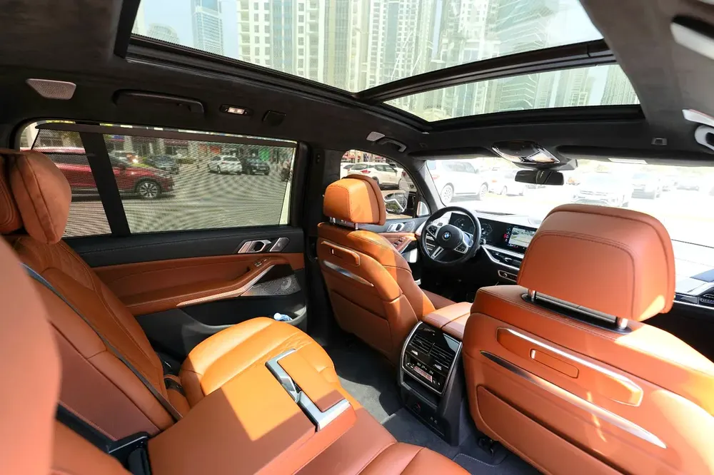 BMW X7 60i GCC warranty and service till 2030 - Image 13