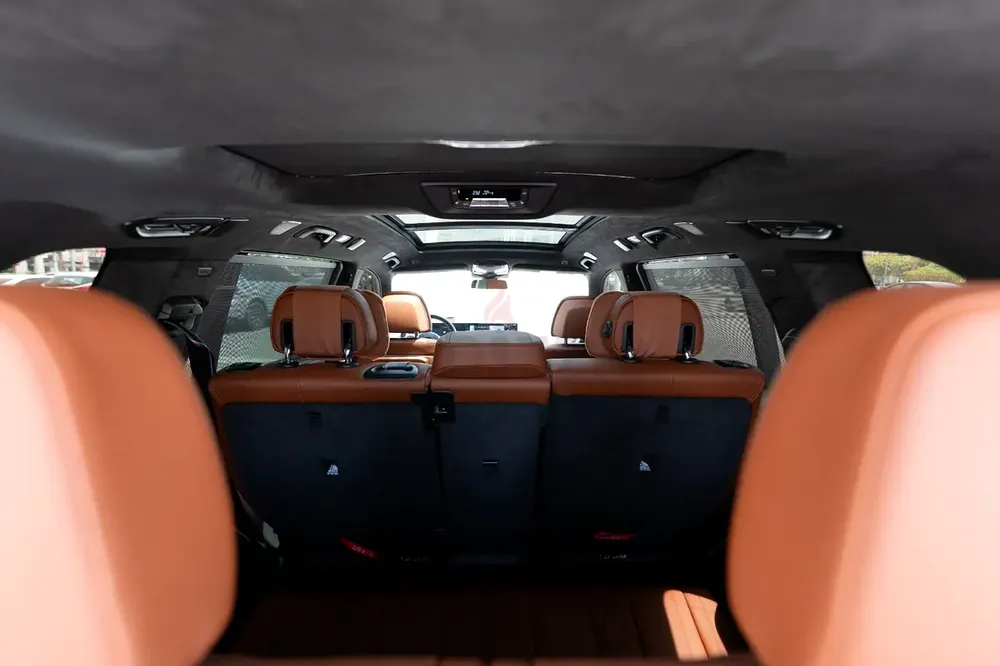 BMW X7 60i GCC warranty and service till 2030 - Image 15