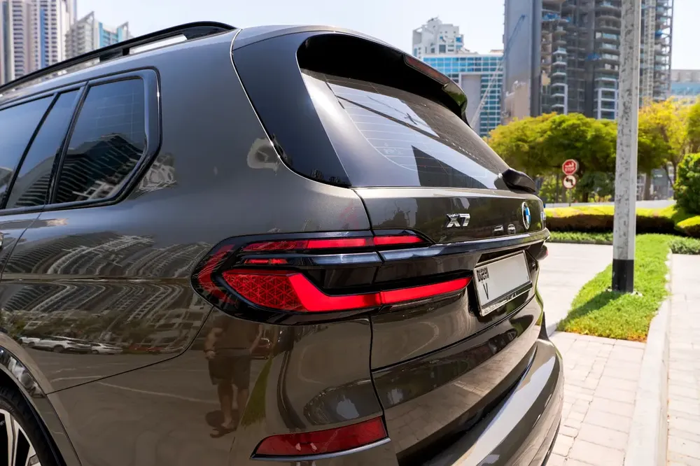 BMW X7 60i GCC warranty and service till 2030 - Image 5