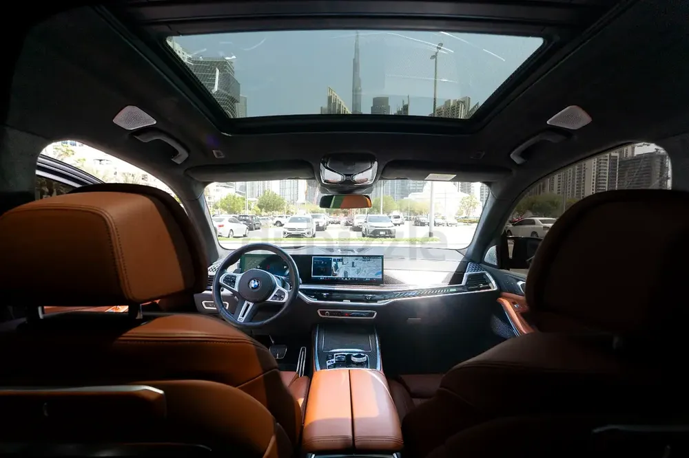 BMW X7 60i GCC warranty and service till 2030 - Image 9