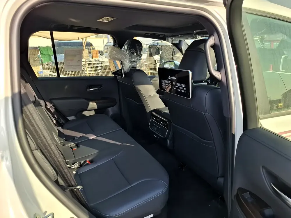 Land Cruiser GXR 3.5L 2026 White Petrol GCC (Export Only) - Image 14