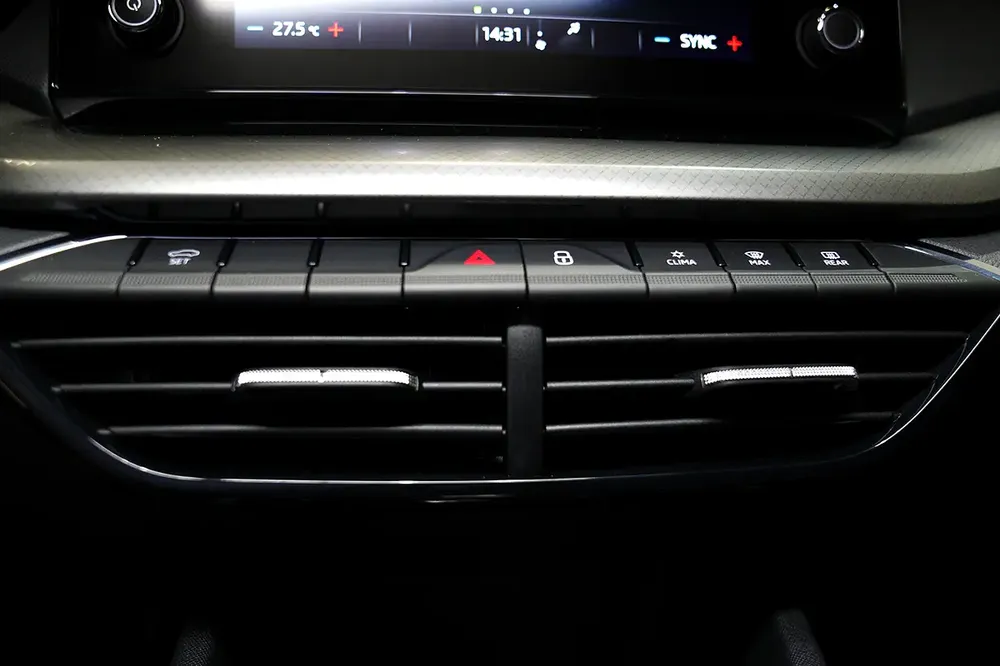 Skoda Octavia A8 Ambition Cloth 1.6 - 2023 - Image 12