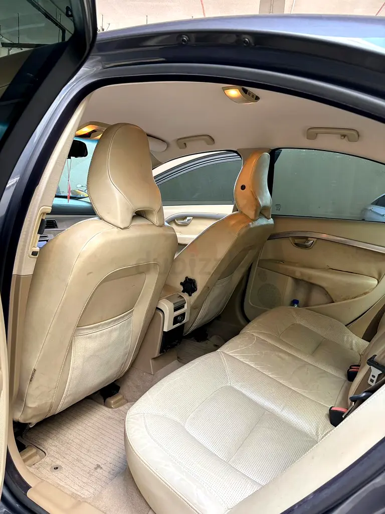 VOLVO S80 / First Owner - Image 10