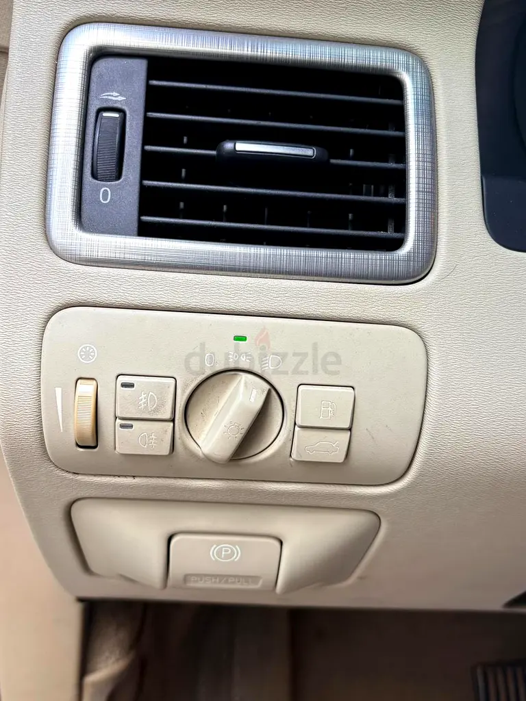 VOLVO S80 / First Owner - Image 9