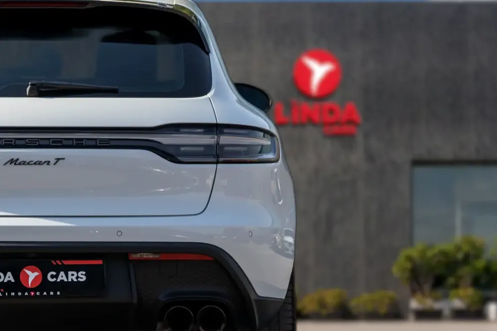 Porsche Macan T (LOW MILEAGE) 2023 GCC | Warranty - Image 5