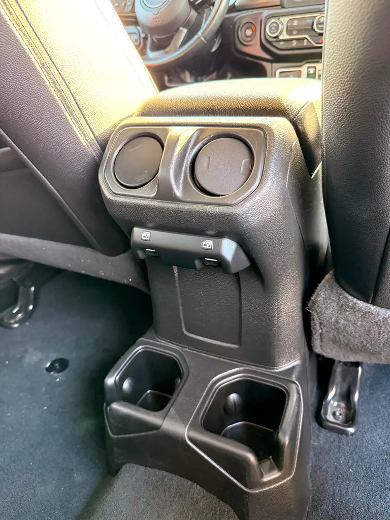 Jeep Wrangler Sport - 2022 - 4X4 : FULL OPTION- WELL MAINTAINED - Image 11