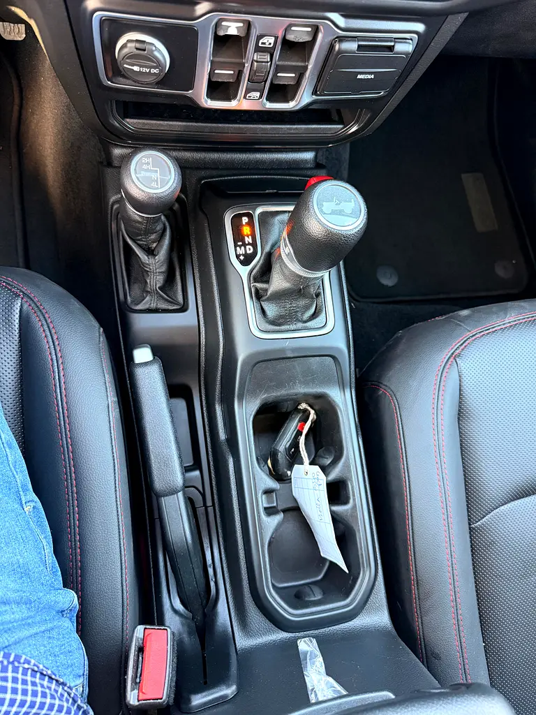Jeep Wrangler Sport - 2022 - 4X4 : FULL OPTION- WELL MAINTAINED - Image 13