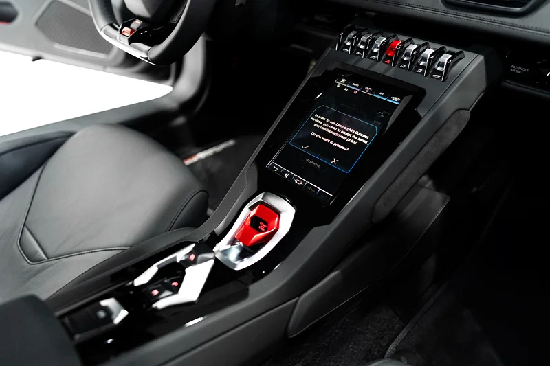 HURACAN EVO | DELIVERY MILEAGE | BRANDING PACKAGE | FRONT SUSPENSION LIFTER - Image 12
