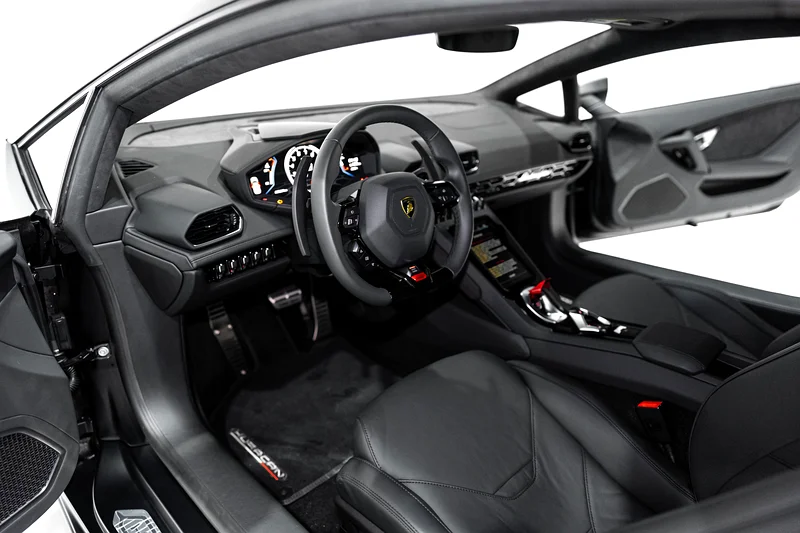 HURACAN EVO | DELIVERY MILEAGE | BRANDING PACKAGE | FRONT SUSPENSION LIFTER - Image 8