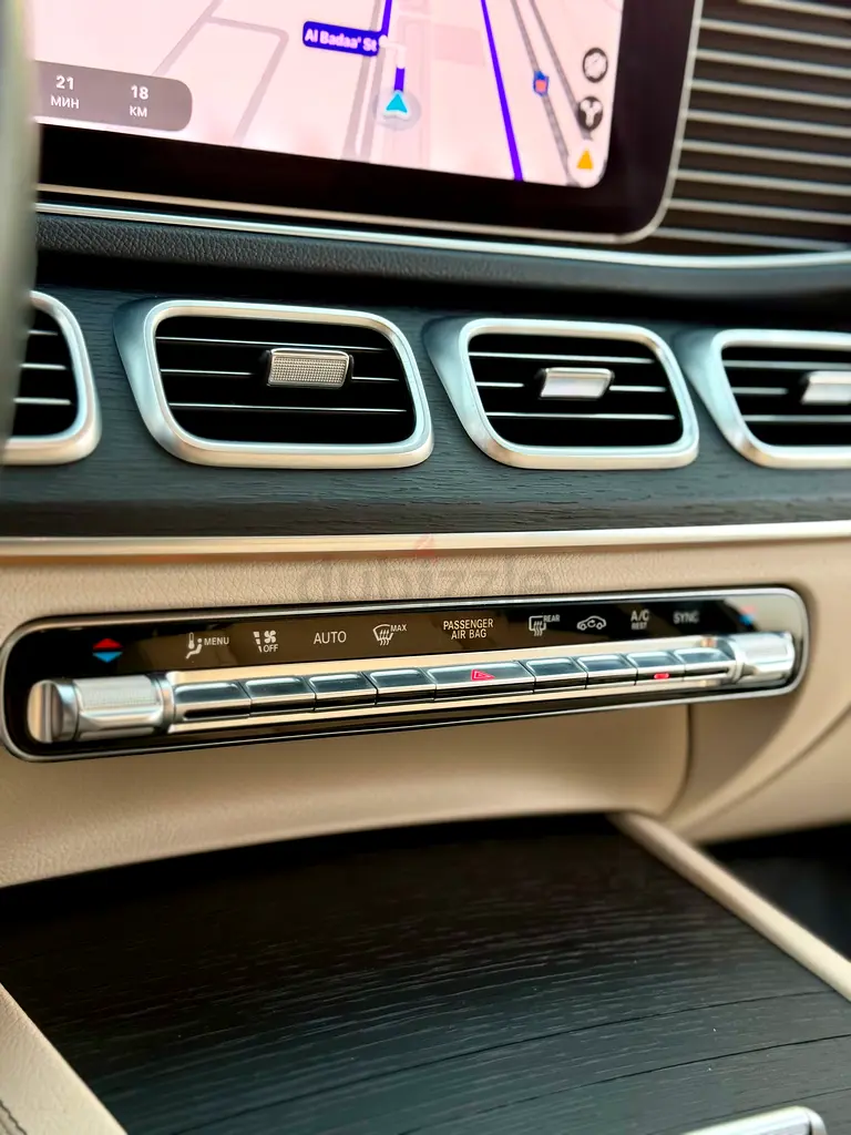 Mercedes-Benz GLE 2025 | 6,000 km | Full Option | Burmester | Ready to Drive - Image 16
