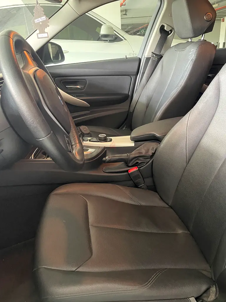 2018 BMW 318i GCC specs low mileage - Image 6